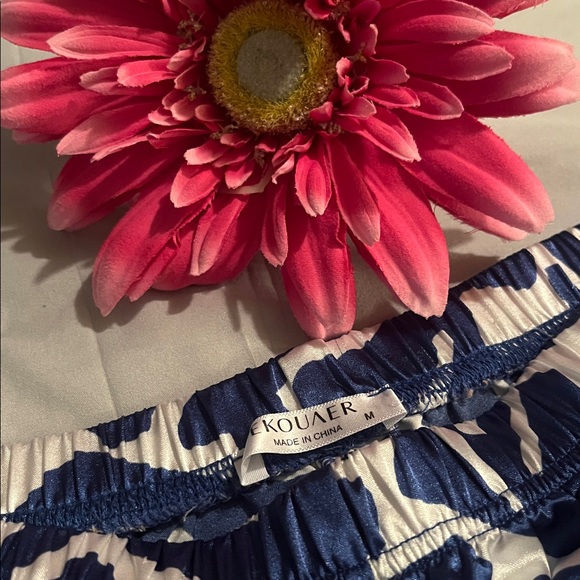 EKOUAER LOUNGE SET SIZE MEDIUM - Picture 6 of 6